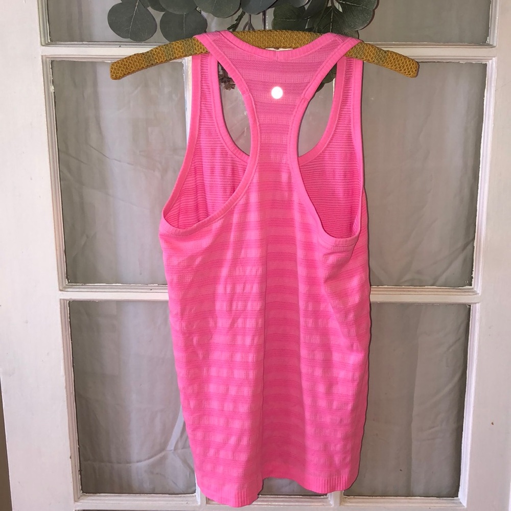 Lululemon razor back top. - Picture 2 of 4